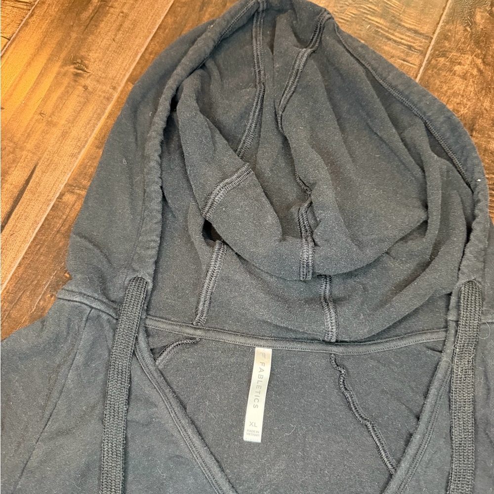 Fabletics Sydney Twist Front Hoodie Black Size XL Cropped Pullover LS1932925 - Picture 5 of 10